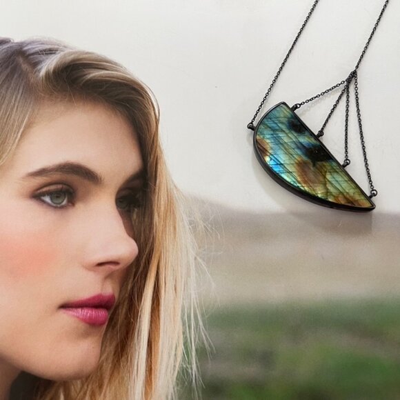 LAUREL'S BENCH Artisan Labradorite & Sterling Silver Suspension Necklace is NWOT - Picture 1 of 8